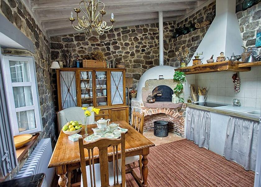 Cantabria Valle de Cabuerniga Kitchen