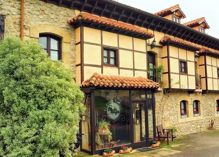 Cantabria Alfoz de Lloredo Front of property