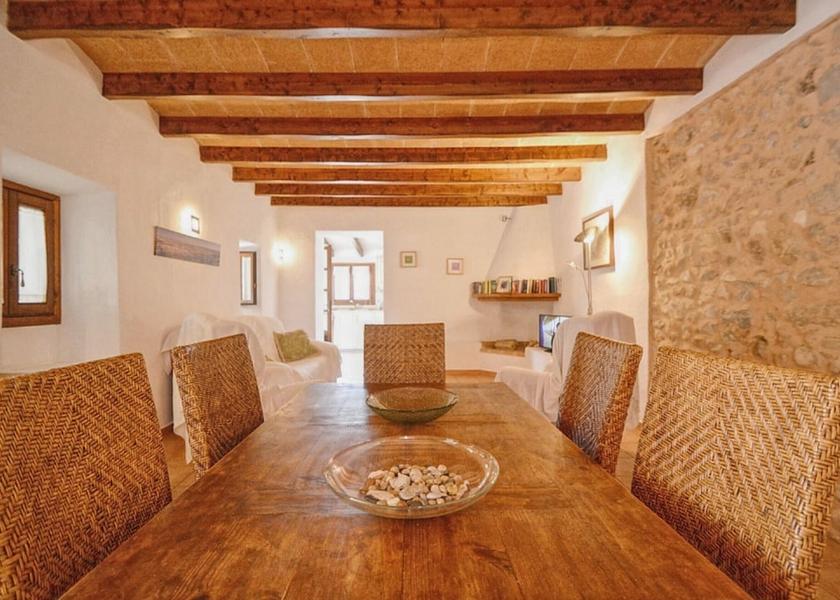 Raiguer Buger Living Area