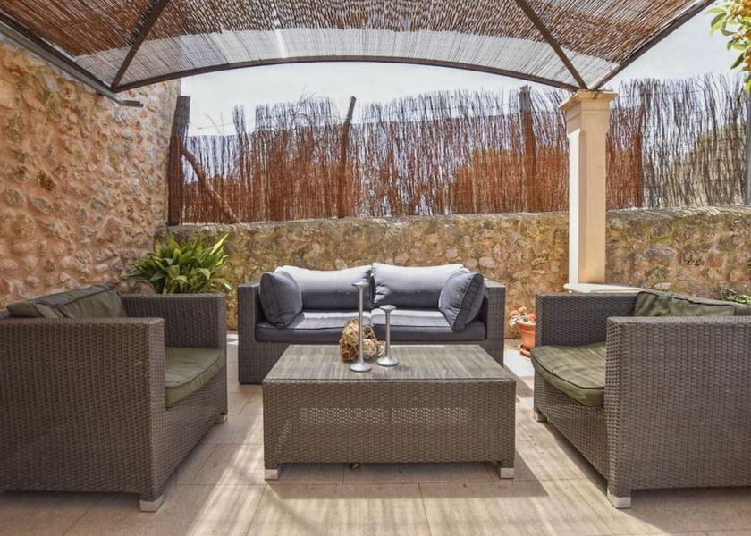 Raiguer Buger Balcony