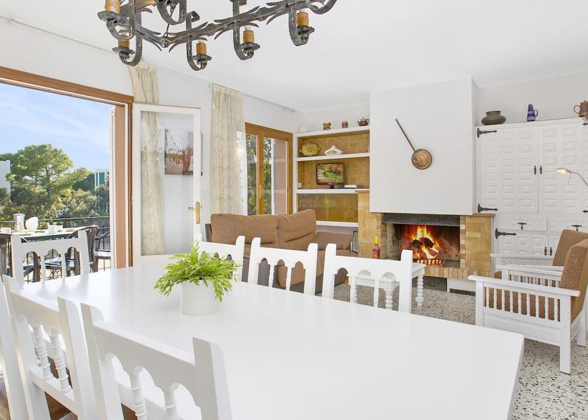 Catalonia Palafrugell Dining Area