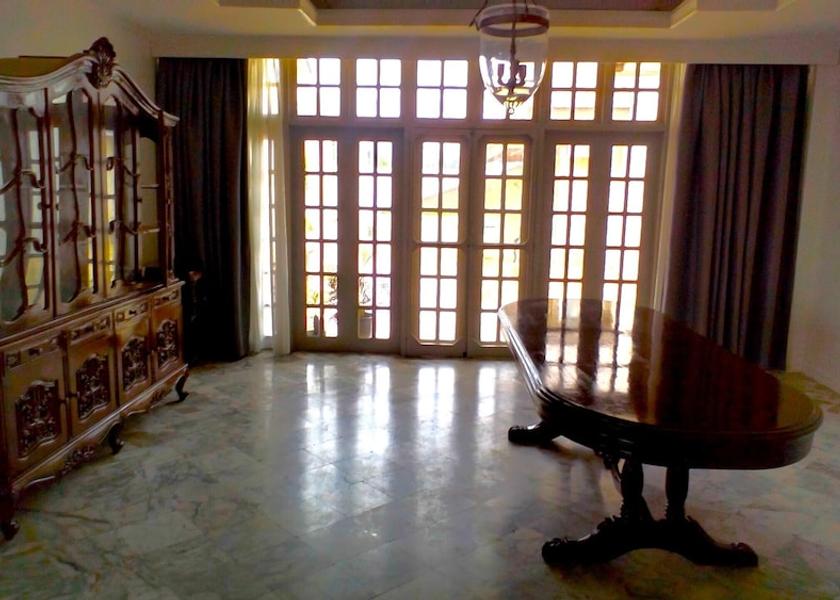 Central Division Pacific Harbour Living Area