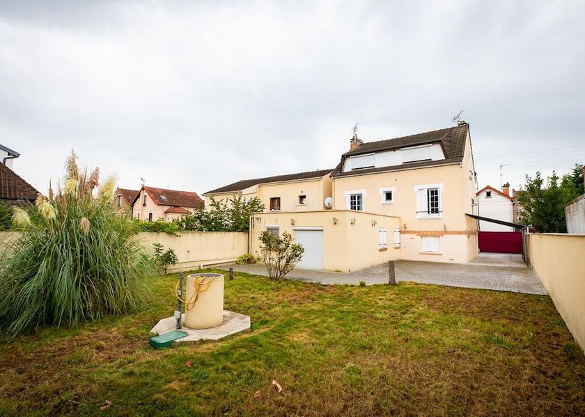 Ile-de-France Villeneuve-Saint-Georges Exterior Detail