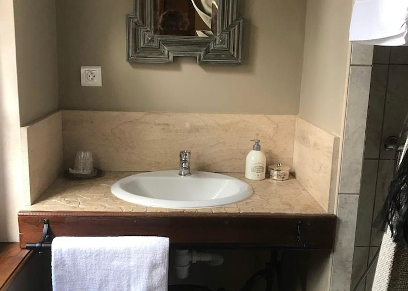 Grand Est Saint-Avold Bathroom