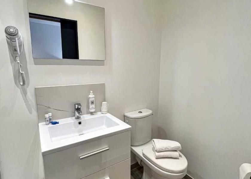 Occitanie Balaruc-les-Bains Bathroom
