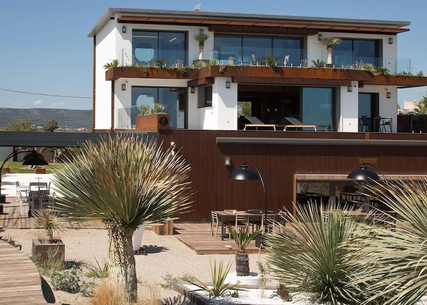 Occitanie Frontignan Exterior Detail