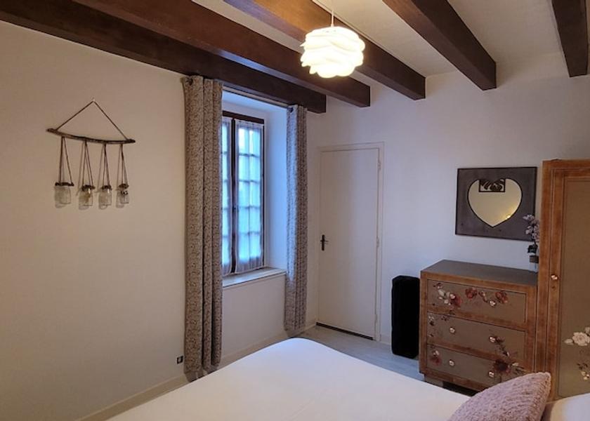 Bourgogne-Franche-Comte Tournus Room