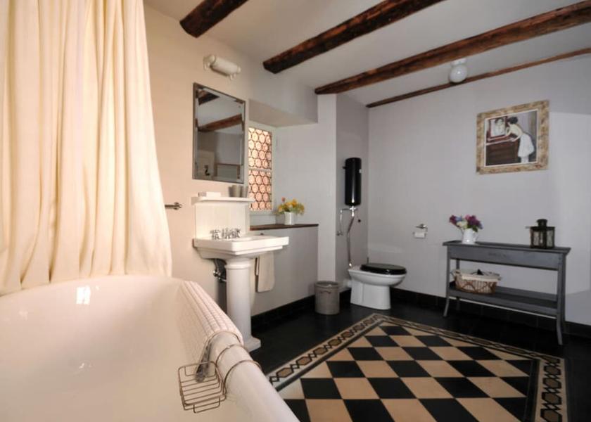 Grand Est Hunawihr Bathroom