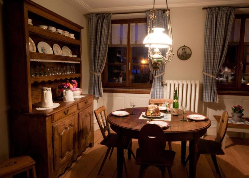 Grand Est Hunawihr Dining Area