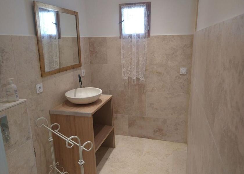 Provence-Alpes-Côte d'Azur Cavaillon Bathroom