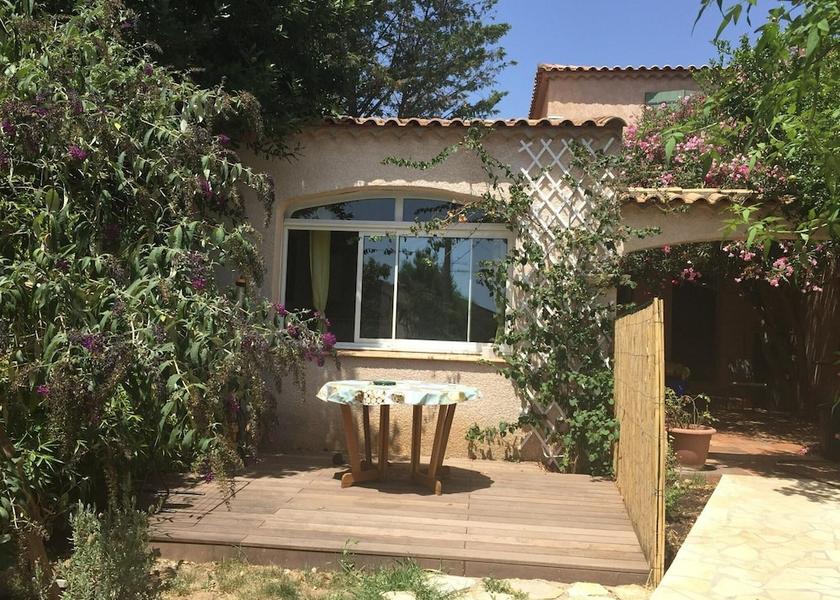 Occitanie Frontignan Exterior Detail