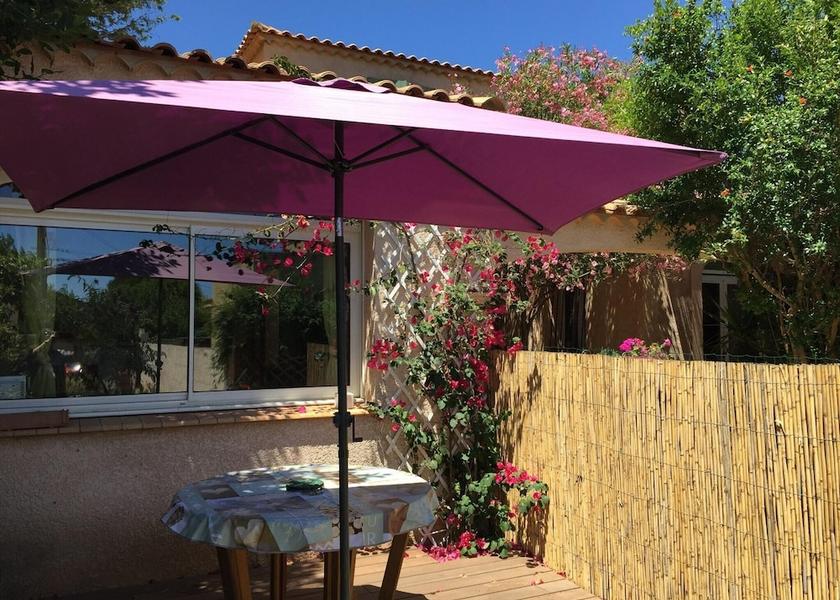 Occitanie Frontignan Exterior Detail