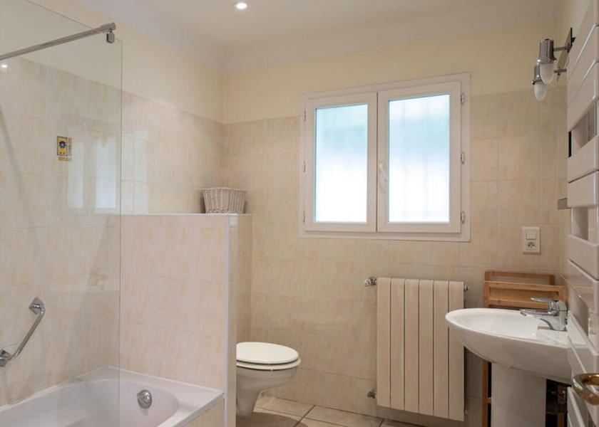 Provence-Alpes-Côte d'Azur Roquebrune-sur-Argens Bathroom