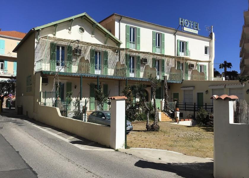 Provence-Alpes-Côte d'Azur Le Lavandou Facade