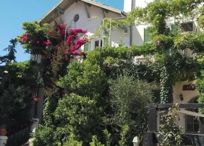 Provence-Alpes-Côte d'Azur Le Lavandou Facade
