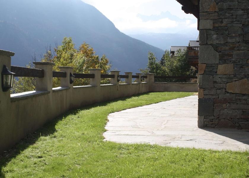 Auvergne-Rhone-Alpes Champagny-en-Vanoise Exterior Detail