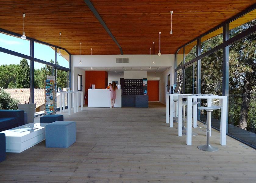 Corsica Serra-di-Ferro Reception