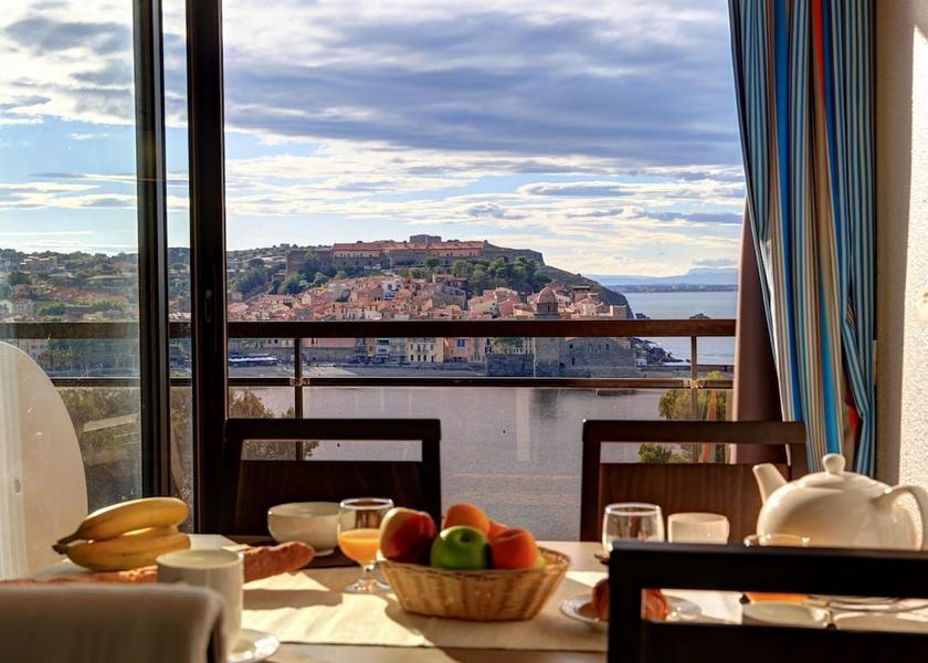 Occitanie Collioure Dining Area