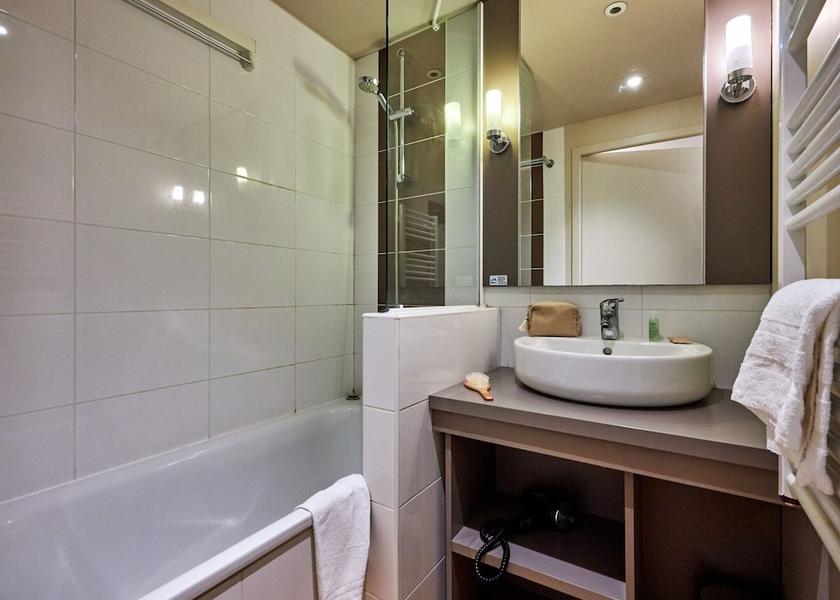 Normandy Courseulles-sur-Mer Bathroom