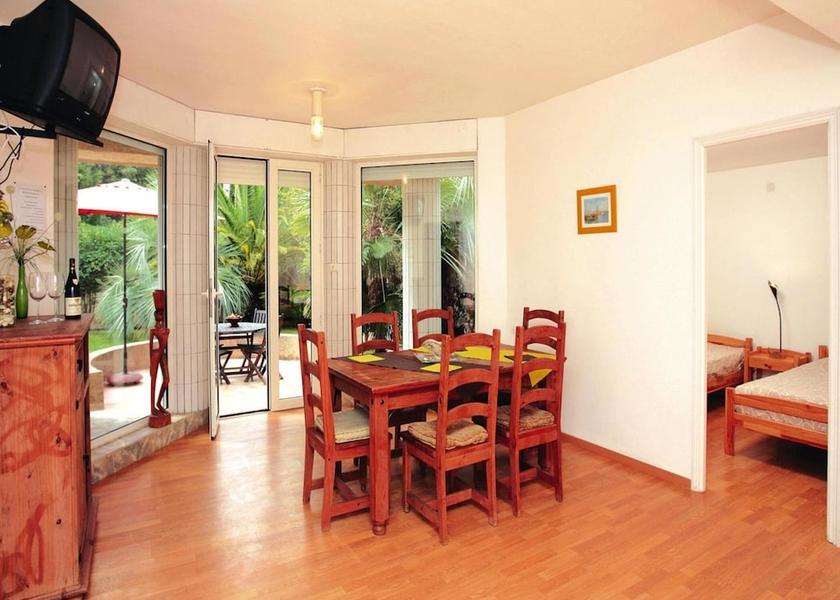 Corsica Poggio-Mezzana Dining Area