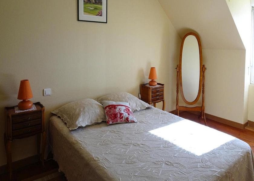 Brittany La Foret-Fouesnant Room