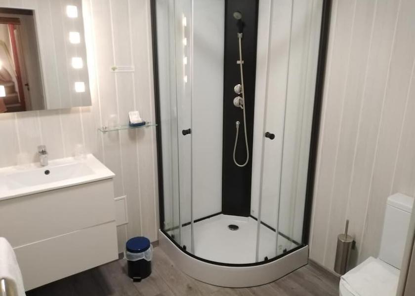 Hauts-de-France Montreuil-sur-Mer Bathroom