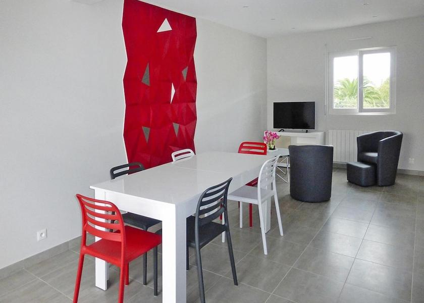 Brittany Saint-Quay-Portrieux Dining Area