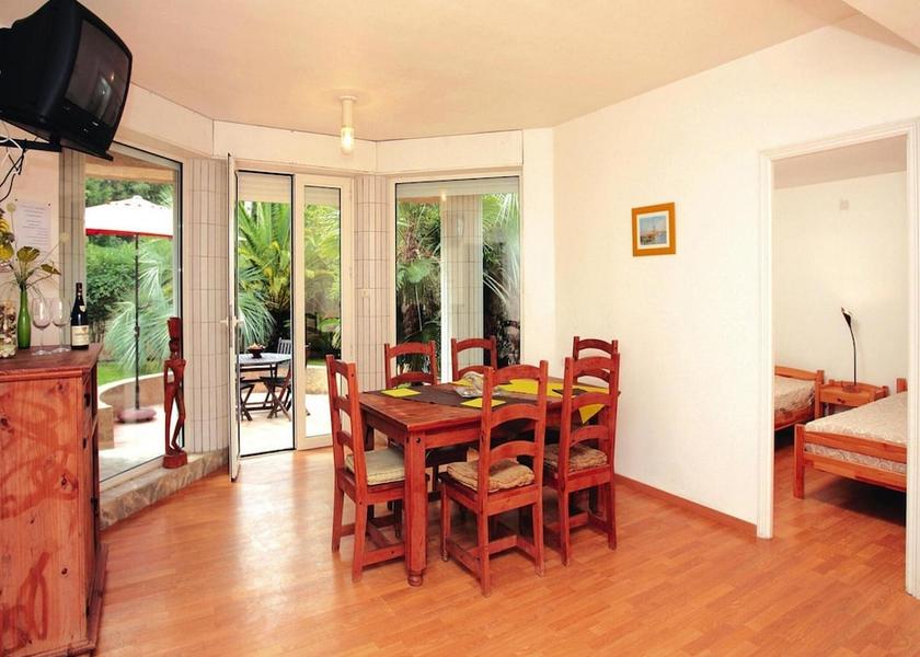 Corsica Poggio-Mezzana Dining Area