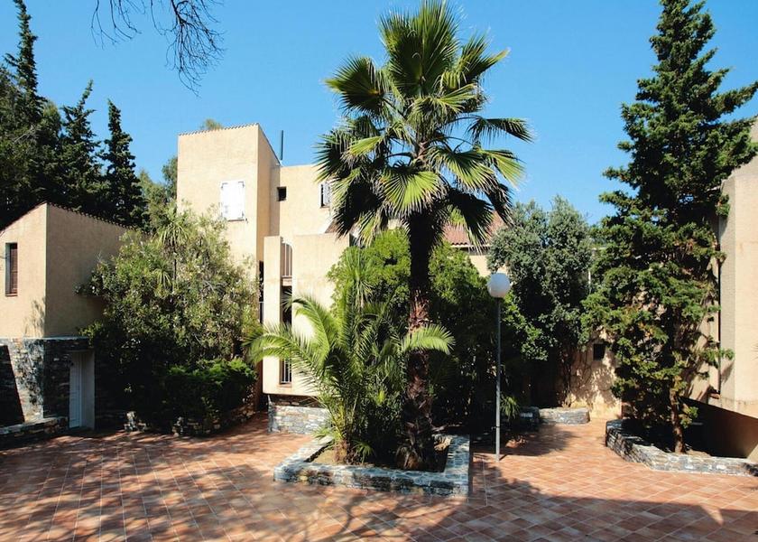 Corsica Poggio-Mezzana Exterior Detail