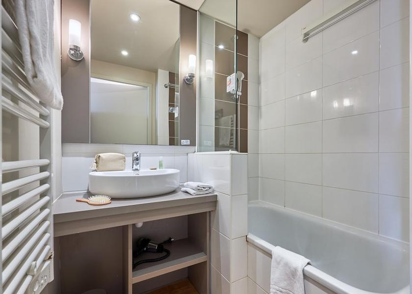 Normandy Courseulles-sur-Mer Bathroom