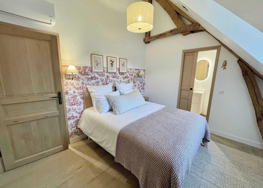 Normandy Cricqueboeuf Room