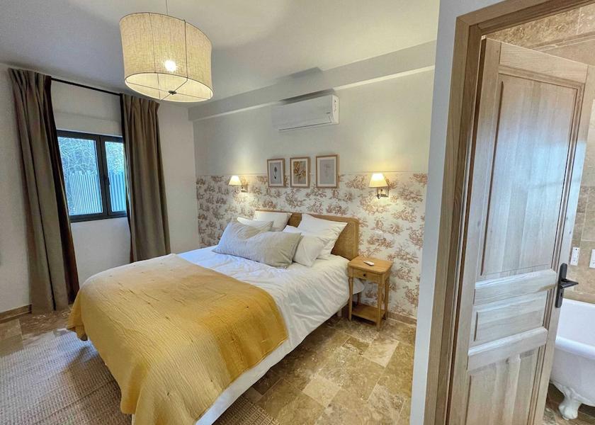 Normandy Cricqueboeuf Room