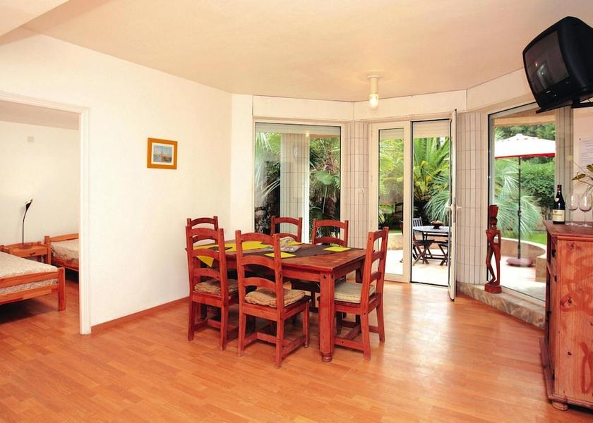 Corsica Poggio-Mezzana Dining Area