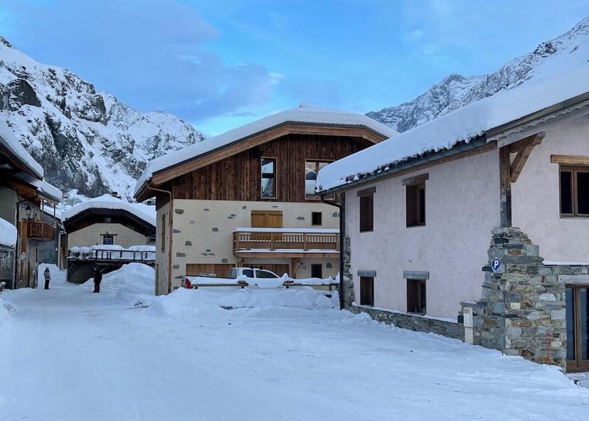 Auvergne-Rhone-Alpes Champagny-en-Vanoise Exterior Detail