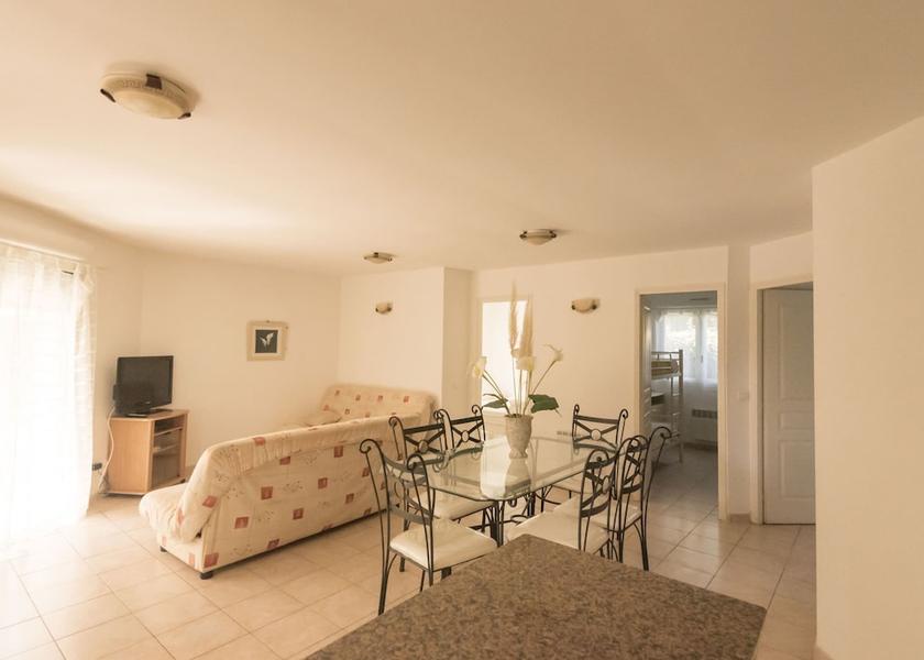 Corsica San-Nicolao Dining Area