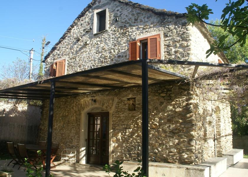 Corsica San-Nicolao Exterior Detail