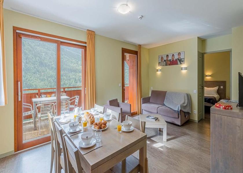 Auvergne-Rhône-Alpes Vaujany Dining Area