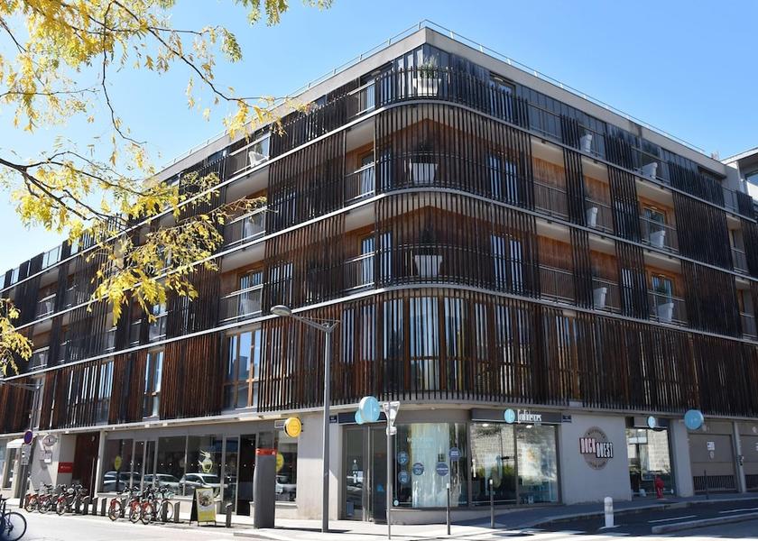 Auvergne-Rhone-Alpes Lyon Exterior Detail