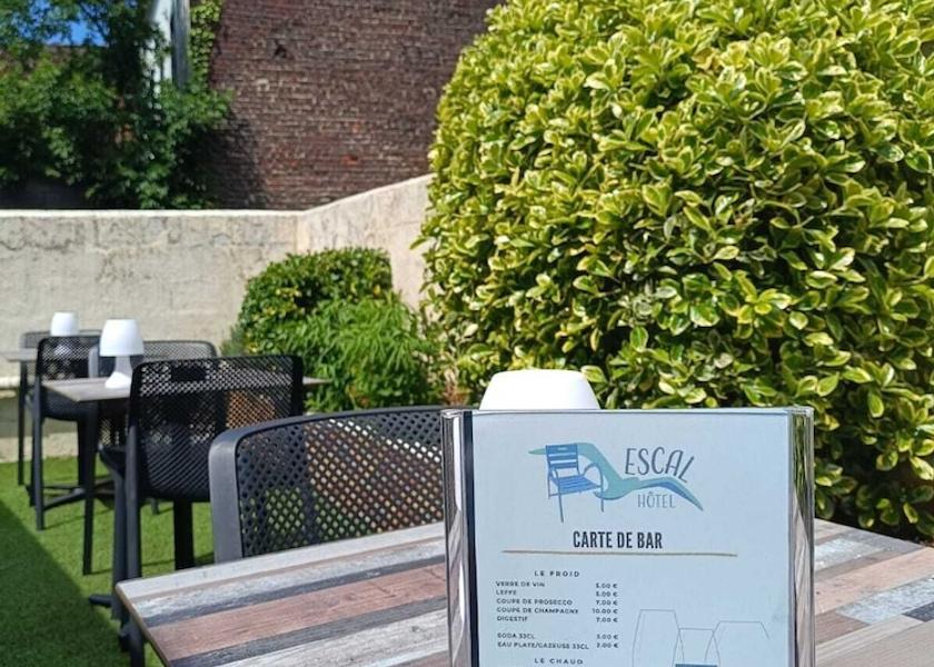 Hauts-de-France Etaples Bar (on property)