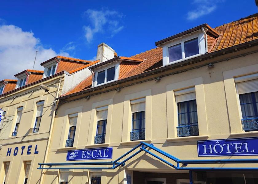 Hauts-de-France Etaples Front of property