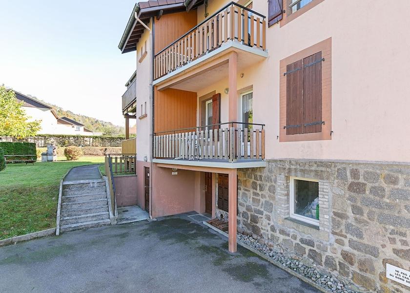 Grand Est La Bresse Exterior Detail