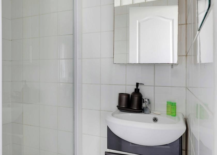Île-de-France Pantin Bathroom