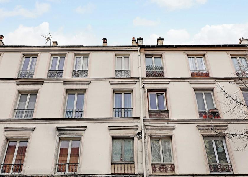 Île-de-France Pantin Exterior Detail