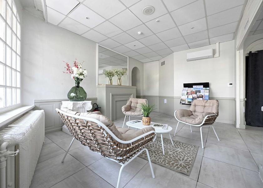 Bourgogne-Franche-Comté Autun Reception