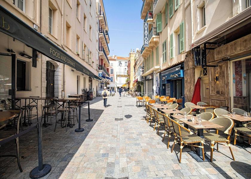 Provence - Alpes - Cote d'Azur Cannes Outdoor Dining
