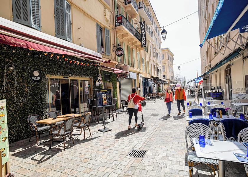 Provence - Alpes - Cote d'Azur Cannes Outdoor Dining