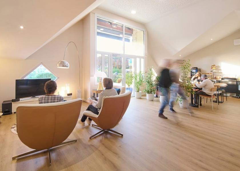 Bourgogne-Franche-Comte Tournus Reception