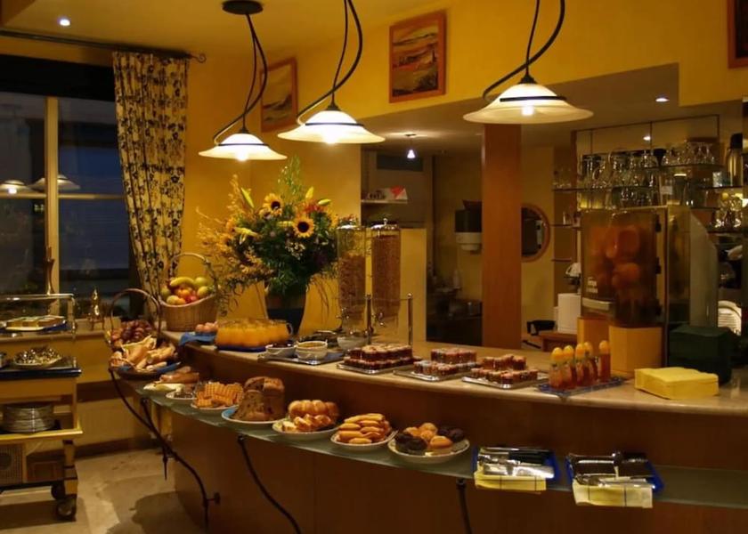 Grand Est Givet Breakfast buffet