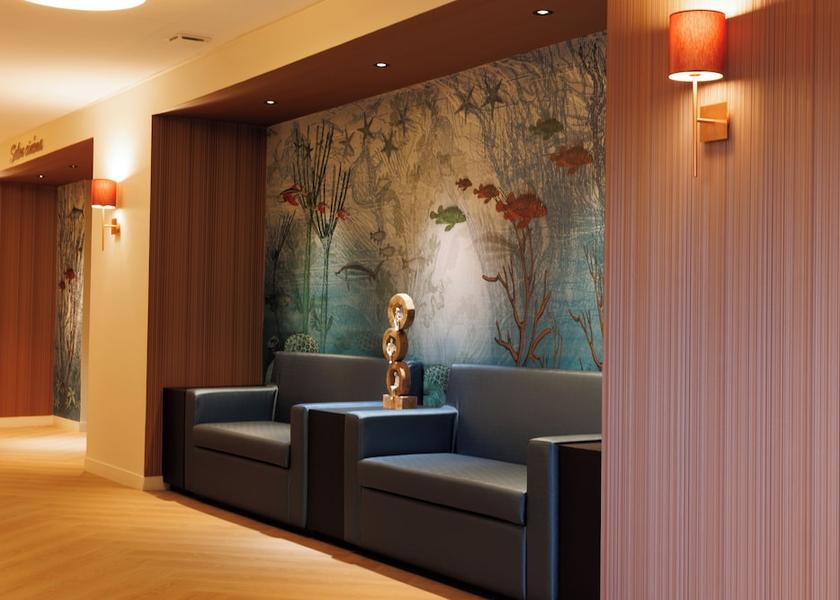 Normandy Villers-sur-Mer Lobby