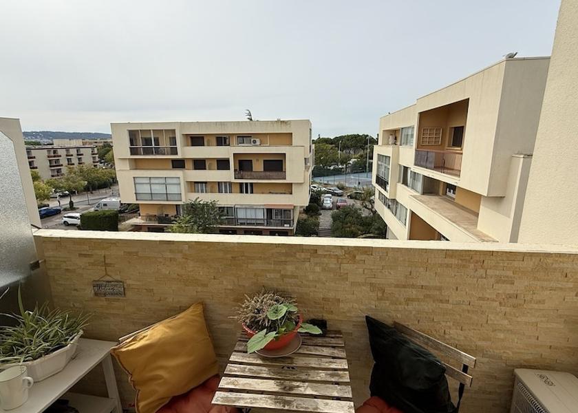Occitanie Balaruc-les-Bains Balcony View